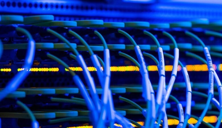 أبوظبي تطلق حاسوبًا فائقًا للذكاء الاصطناعي