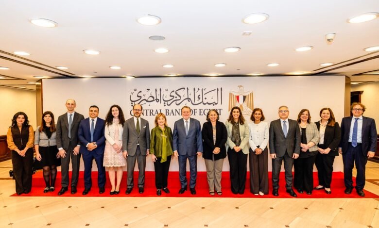 البنك المركزي وبنك الاستثمار الأوروبي يبحثان تعزيز التعاون